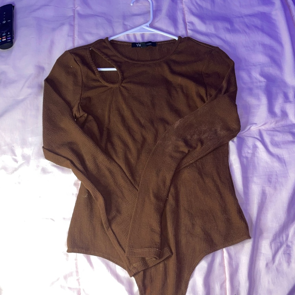 Hi I’m selling this long sleeve shirt